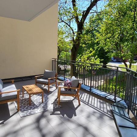 Komfortowy Apartament Przy Bramie Targowej Z Tarasem- Old Town 埃尔布隆格 外观 照片
