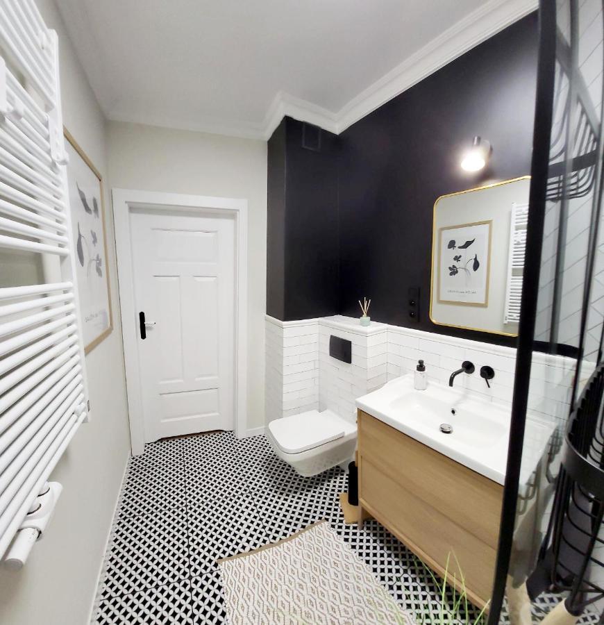 Komfortowy Apartament Przy Bramie Targowej Z Tarasem- Old Town 埃尔布隆格 外观 照片