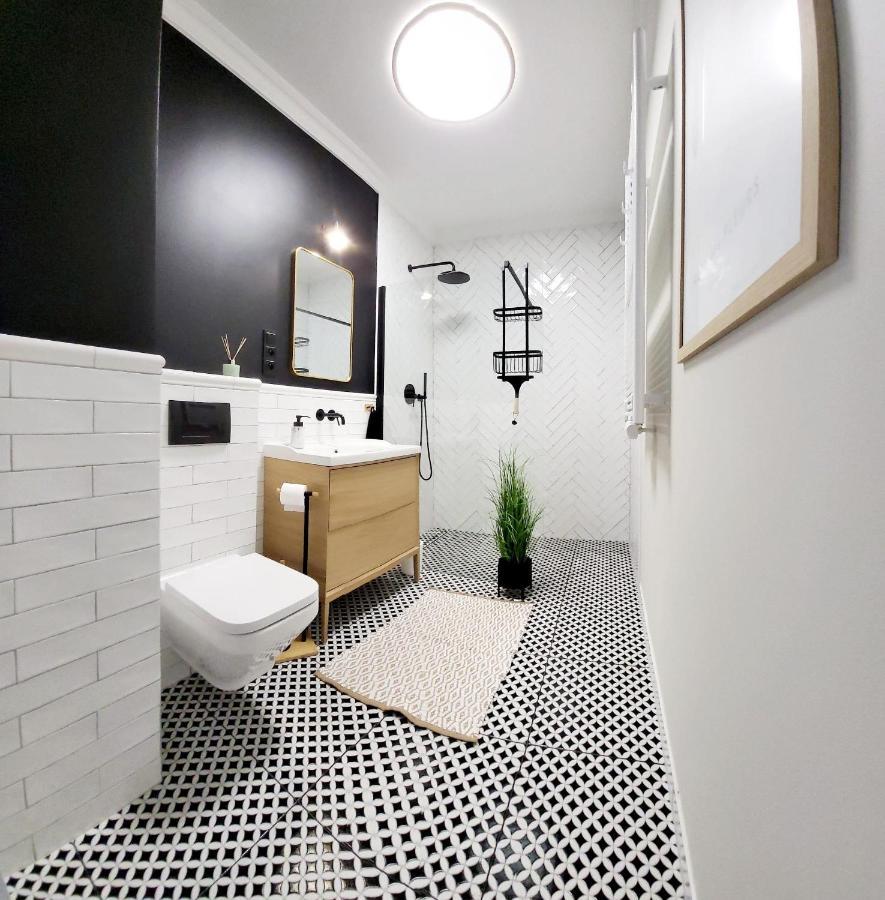Komfortowy Apartament Przy Bramie Targowej Z Tarasem- Old Town 埃尔布隆格 外观 照片