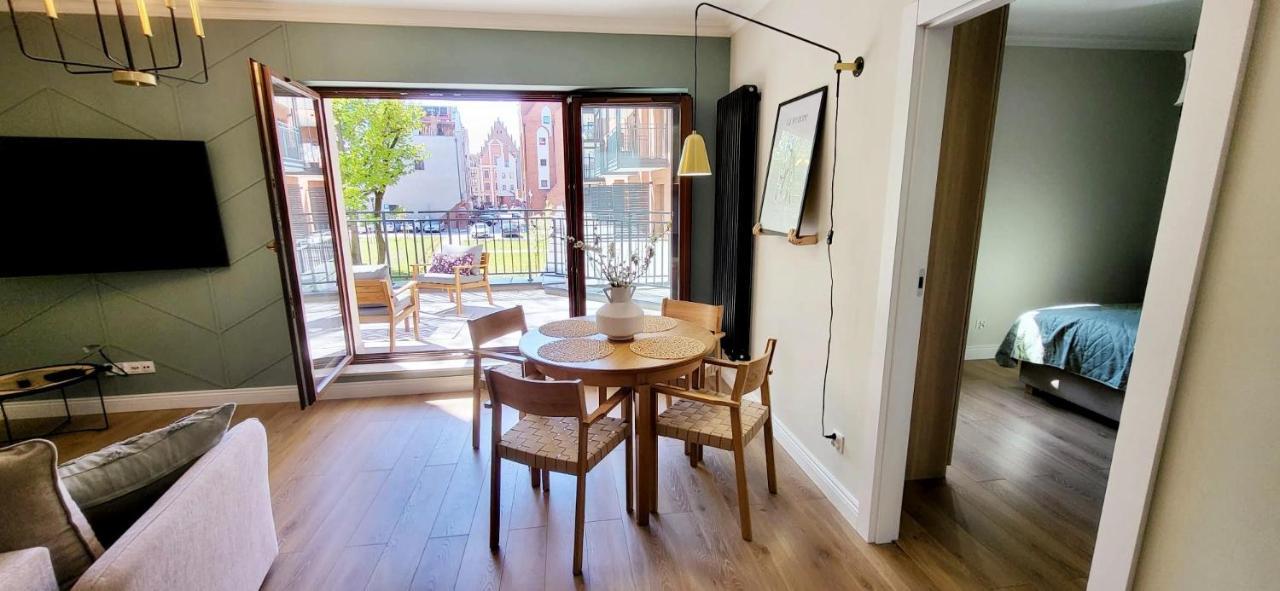 Komfortowy Apartament Przy Bramie Targowej Z Tarasem- Old Town 埃尔布隆格 外观 照片